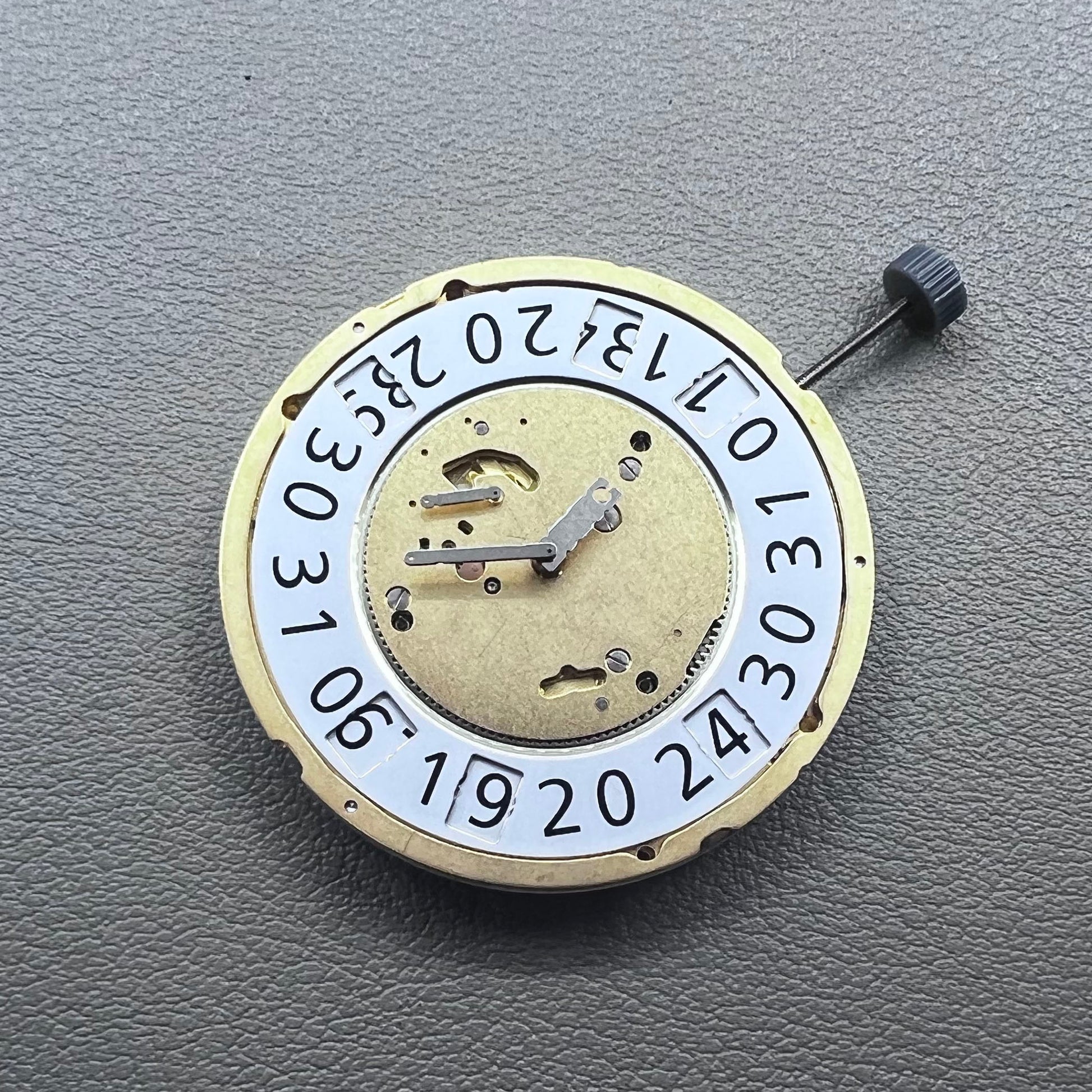 Swiss Ronda 8040N quartz movement for precise timekeeping in watch accessories.