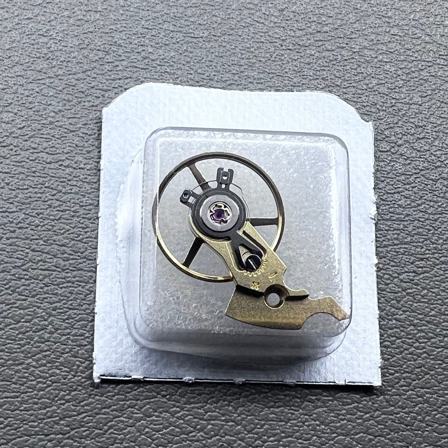 Golden complete balance wheel with splint for ETA 2824 2834 2836 watch movements