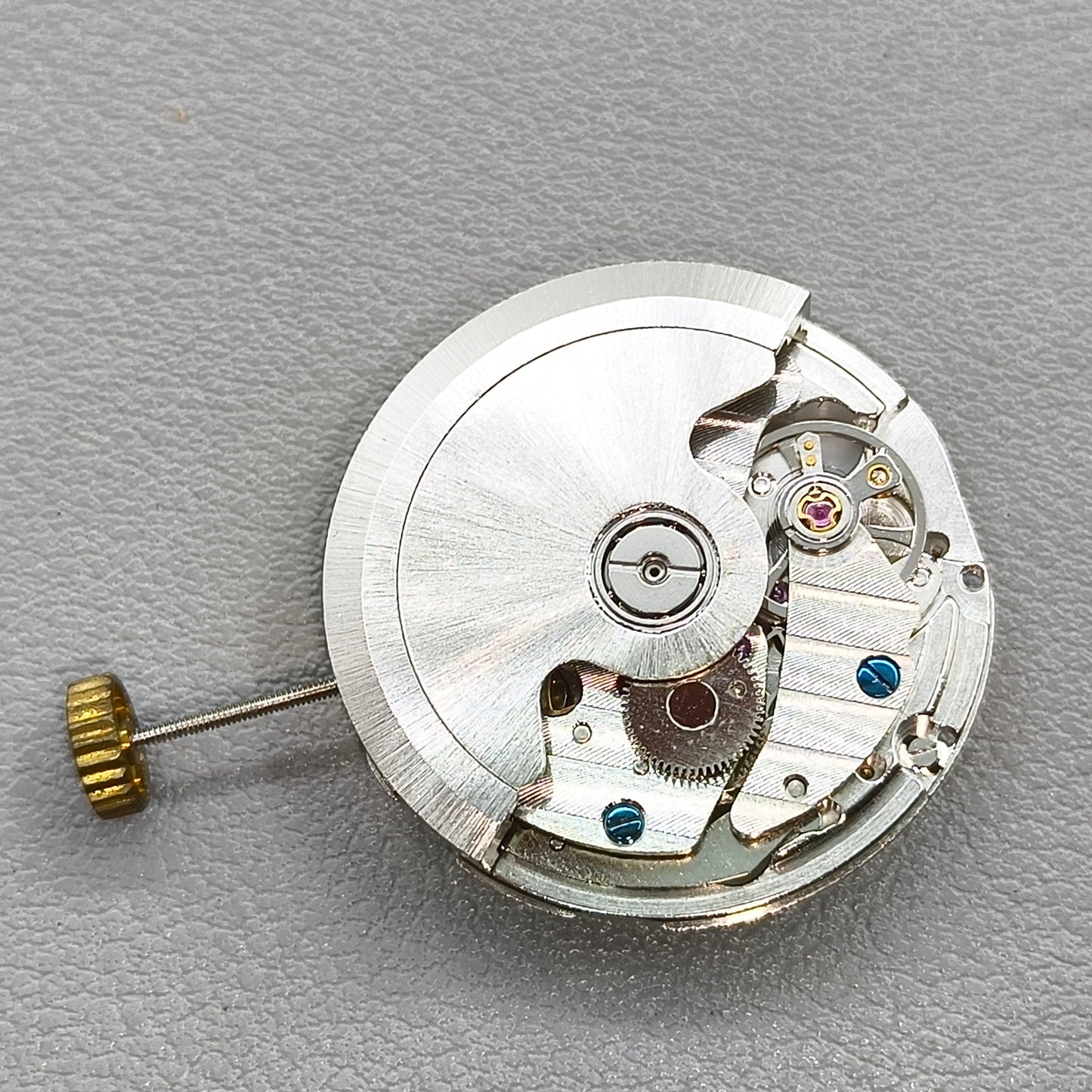 China 2242 Automatic Movement Single Calendar 2 Hands with Small Second