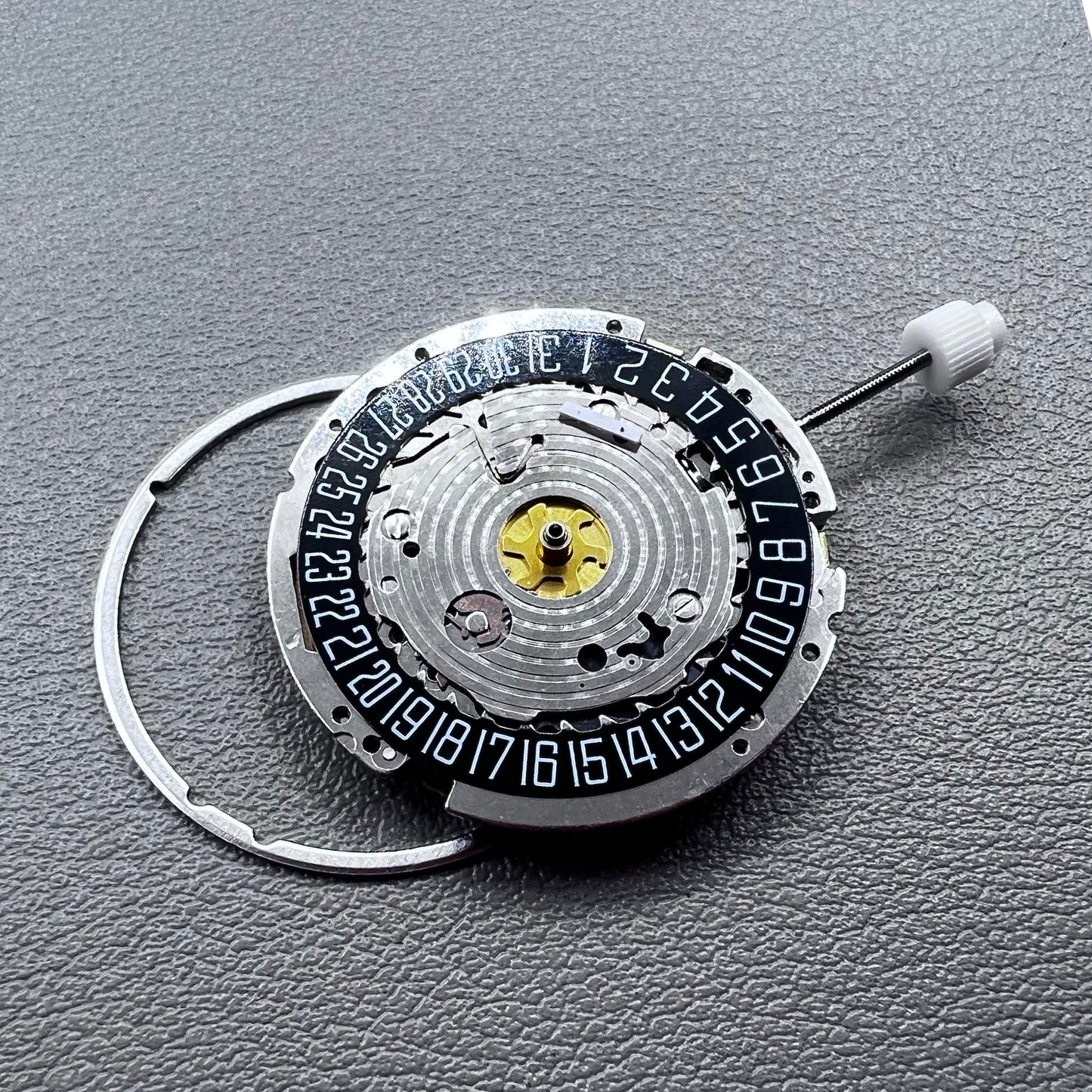 Swiss ISA 8176 2050 Quartz Movement  Multifunctional Small Second@2 Date@6