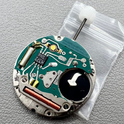 Swiss ETA 555 415 quartz watch movement with 3 hands and date at 3 o'clock, original stock.