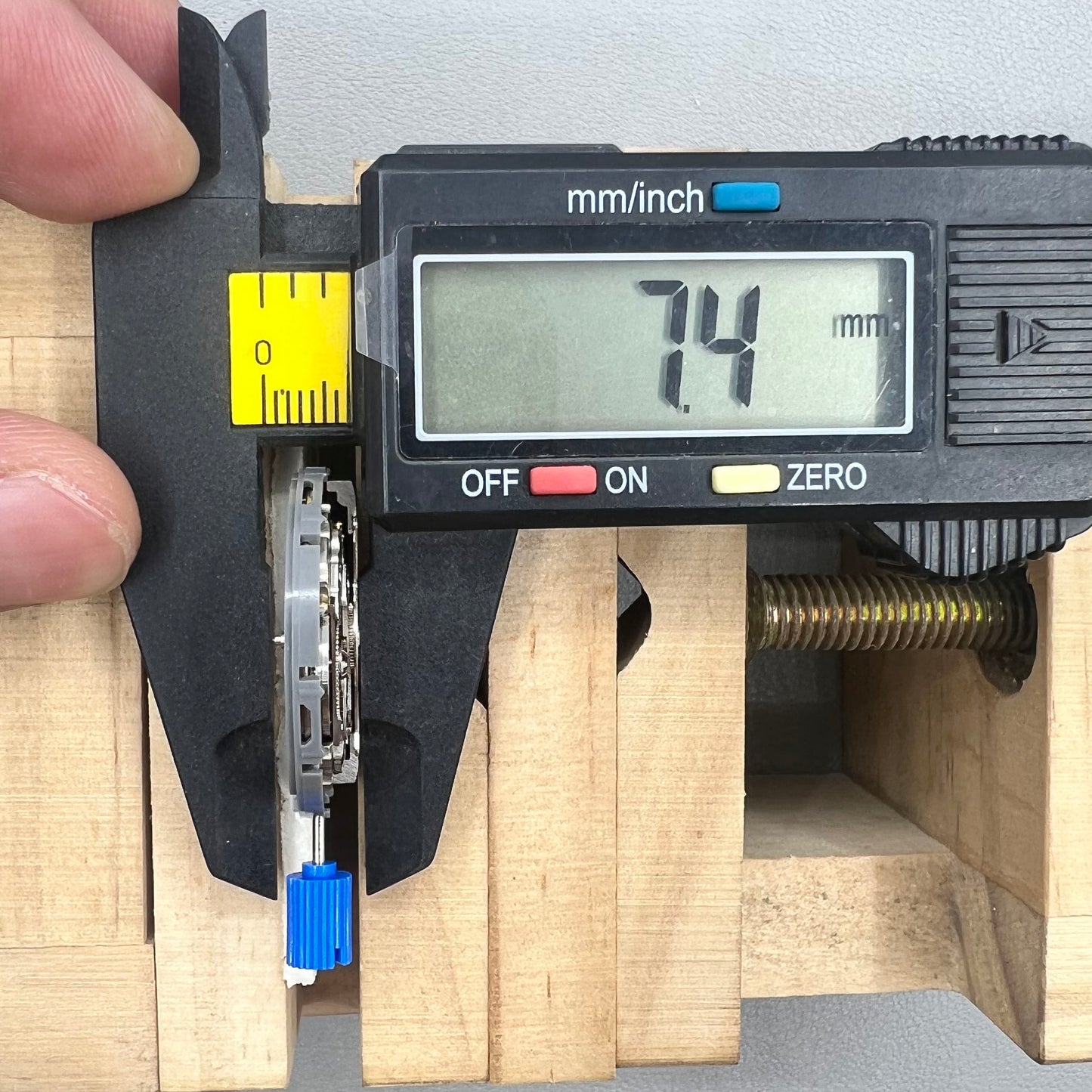 Japan NH36 Automatic Mechanical Movement Arabic Date Dial Crown@3.0