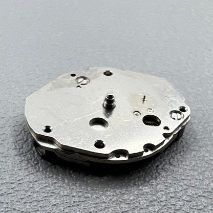 Japan Morioka Tokei Uhr Modell V252A Quarzwerk elegant watch face with small seconds hand, perfect for daily wear.