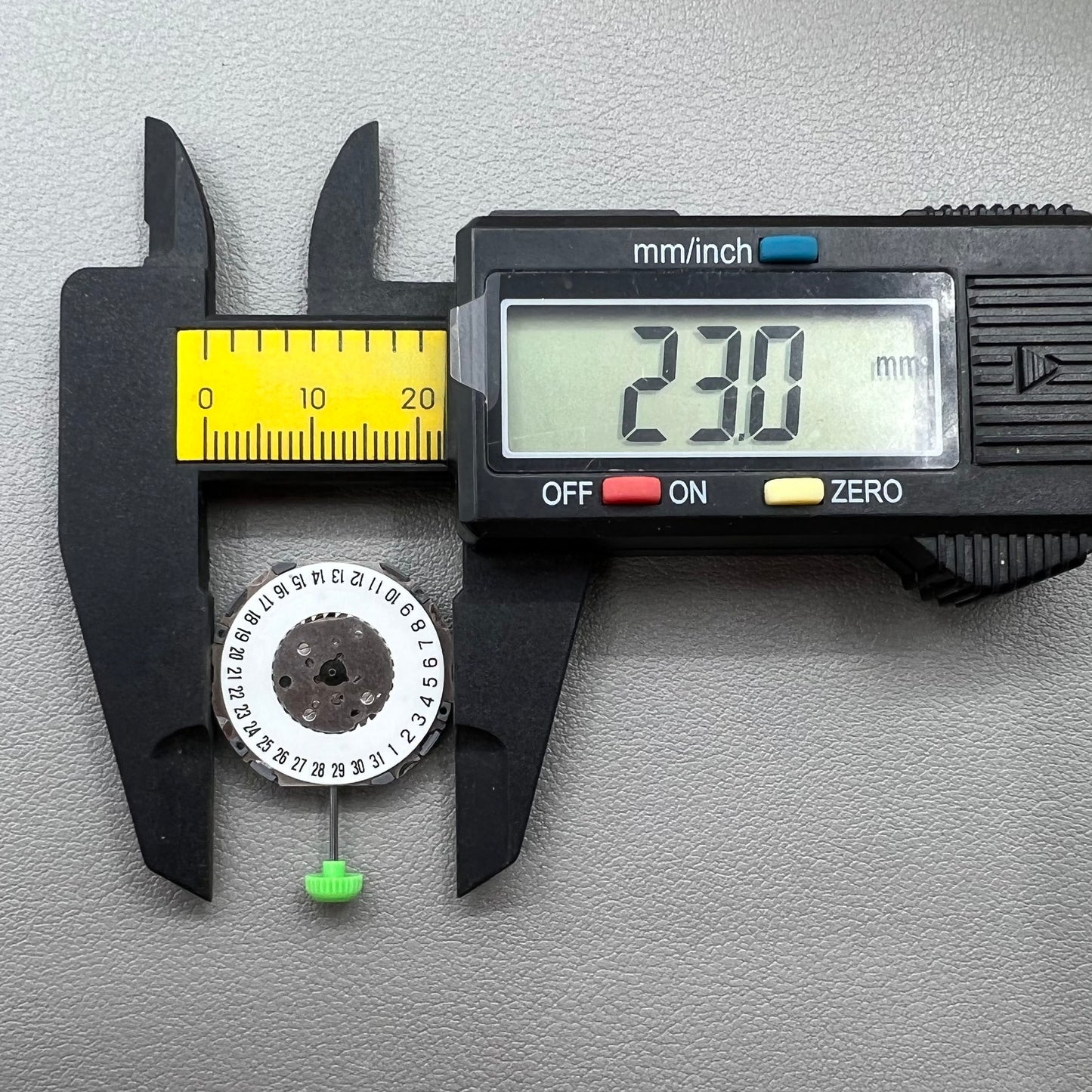 Japan Miyota 4U13 quartz watch movement showcasing 3 hands, date at 6, slim design for watch accessories.