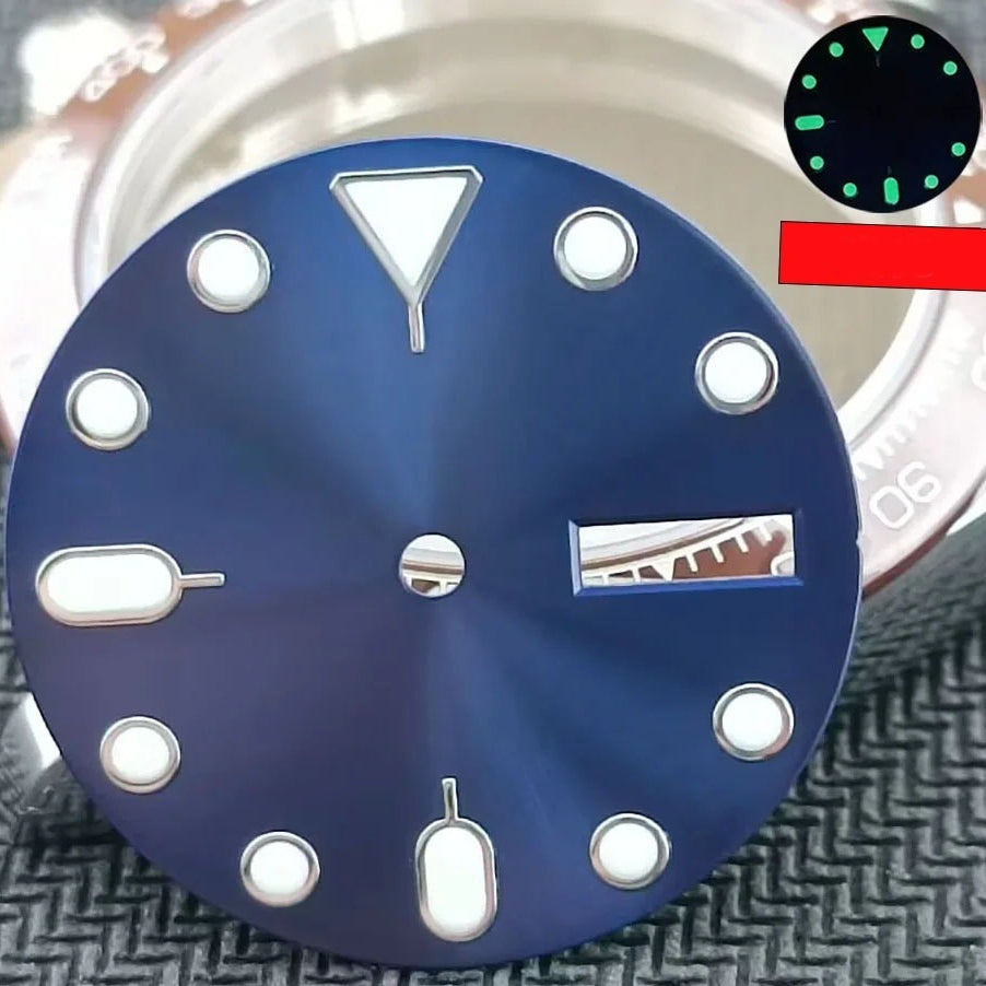 Dark blue 28.5mm metal watch dial with white paint and silver trim for SKX007 NH36