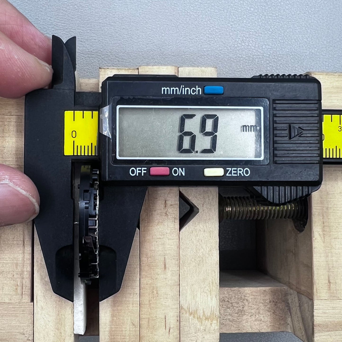 Japan VR43B Solar Movement Single Calendar With Charging Board