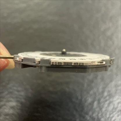 Miyota Ultrathin 4U13 quartz watch movement with 3 hands and single calendar, Japan-made precision for elegance.