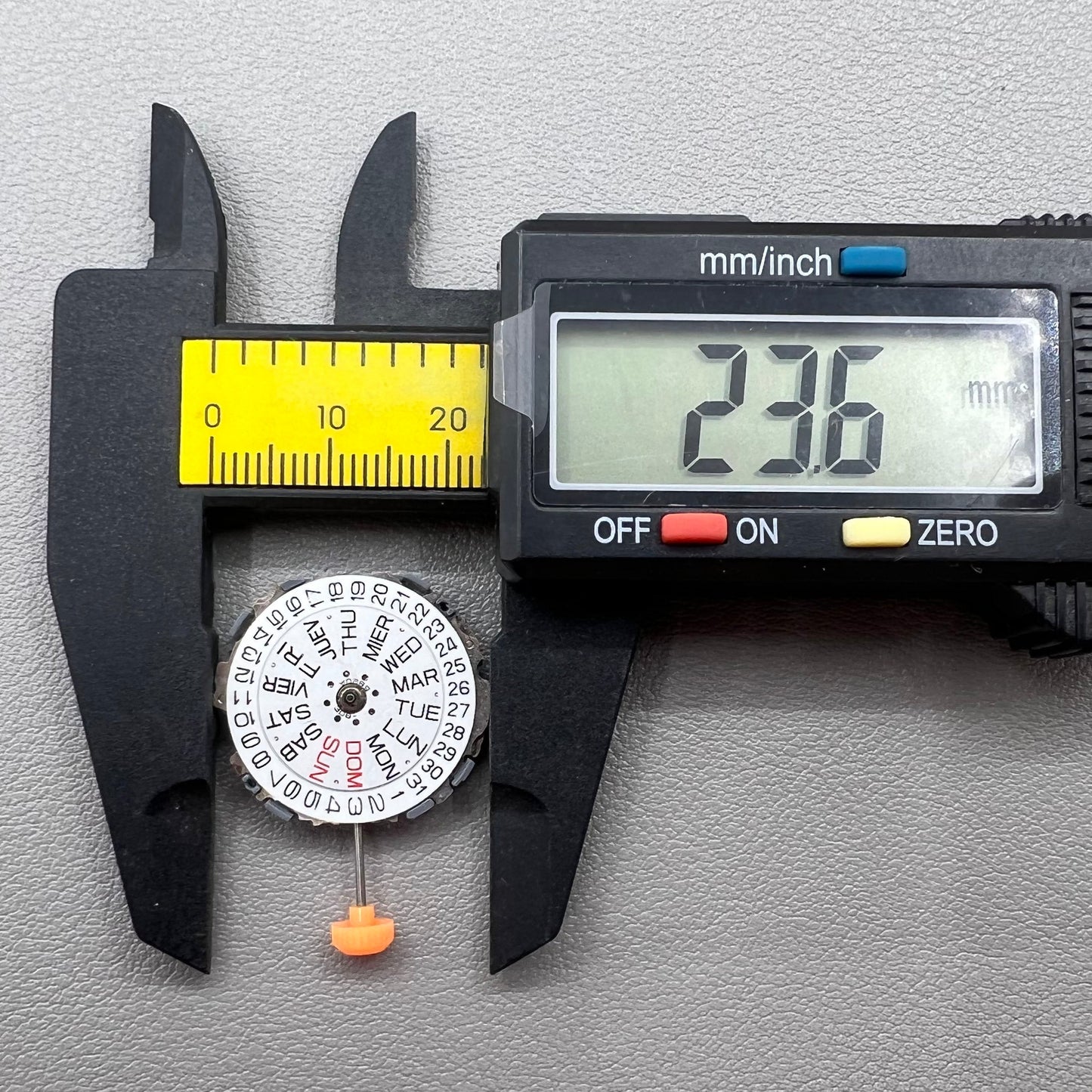 Japan Miyota Quarz Uhrwerk Modell 2S65 mit pr�ziser Zeitmessung f�r hochwertige Uhren.