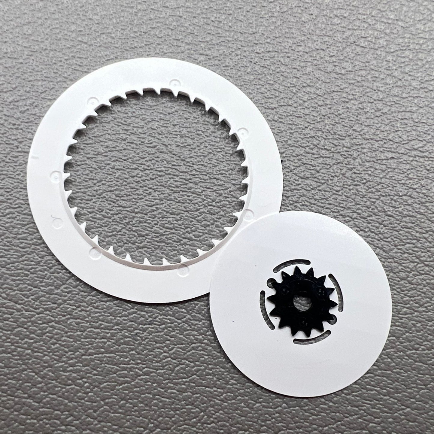 White date display with Roman and English weekday wheel for NH36 movement, crown at 3 o'clock.