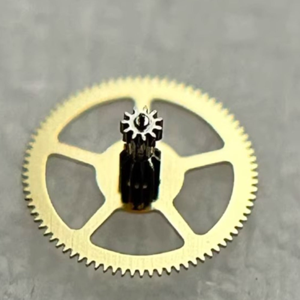 Third wheel for Swiss ETA2000-1 movement, precision watch accessory enhancing timekeeping accuracy.