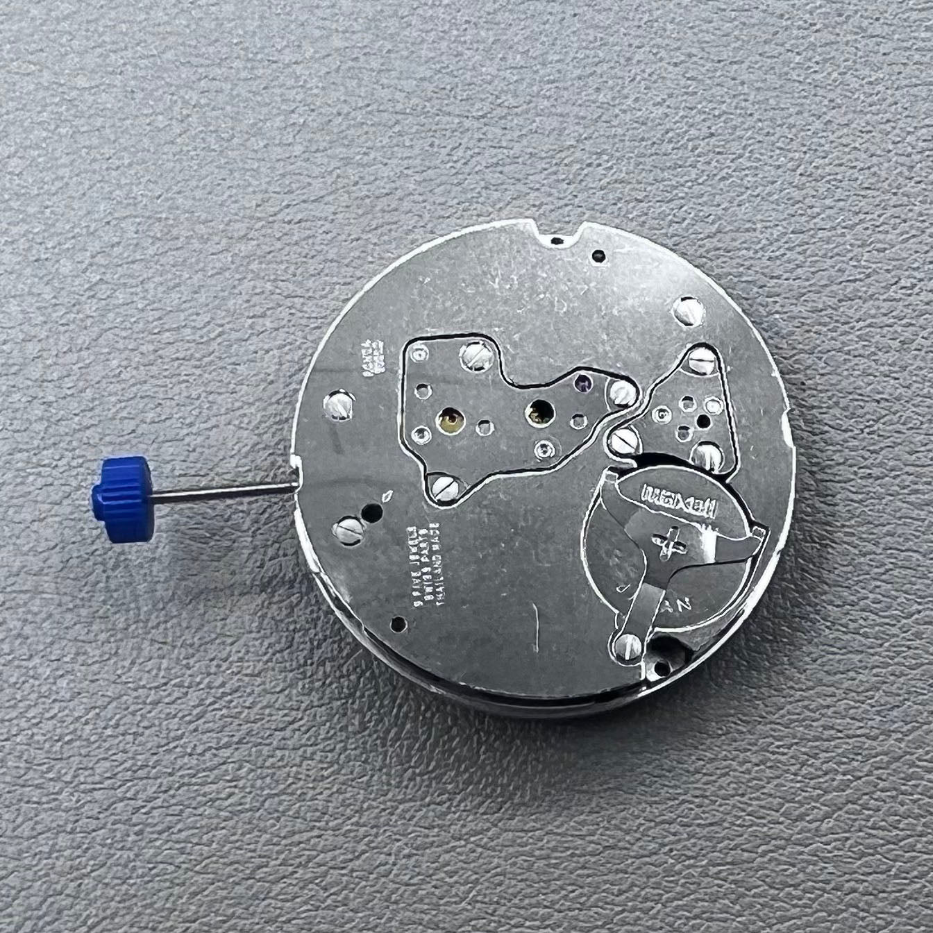 Swiss Ronda 5021D quartz movement with date display at 6 o'clock, precise watch accessory by Ronda.