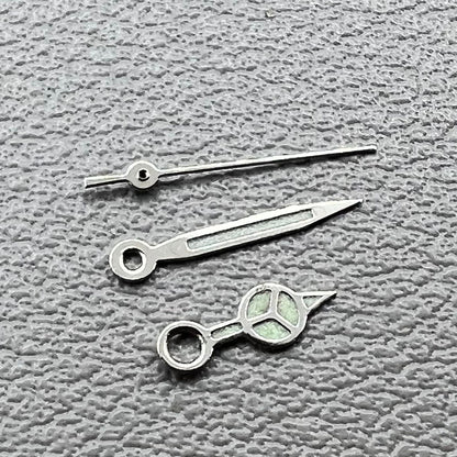 Silberne gr�ne Leuchtzeiger im 2er Set f�r Miyota 1M12 Uhrwerk, ideal f�r pr�zise Zeitablesung.