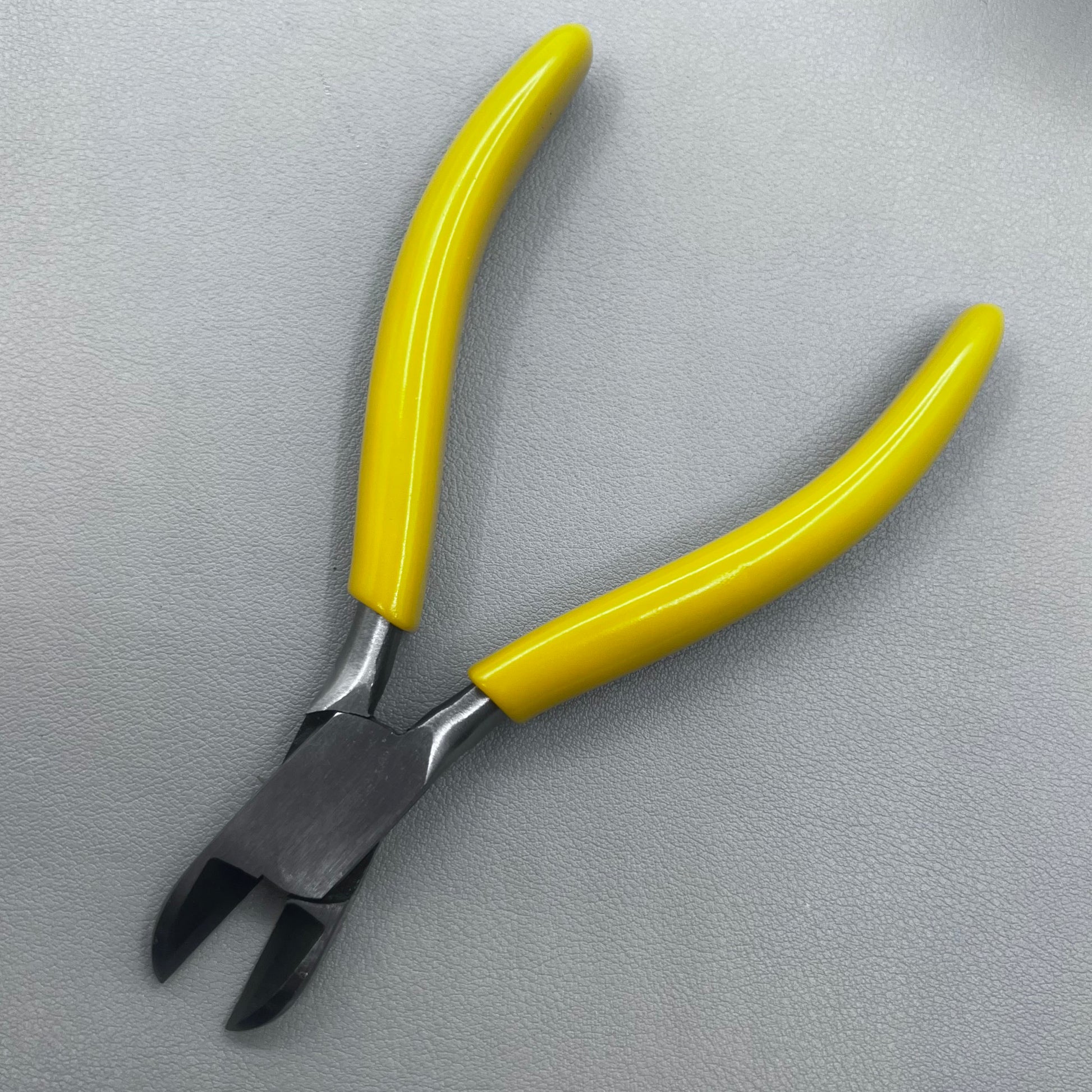 Swiss Bergeon 2629 side cutters pliers with rounded tip, 130mm precision tool for watchband adjustments.