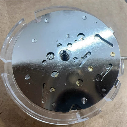 Montre à mouvement multifonction Dandong 8205 2813, fabriquée en Chine, 4 aiguilles