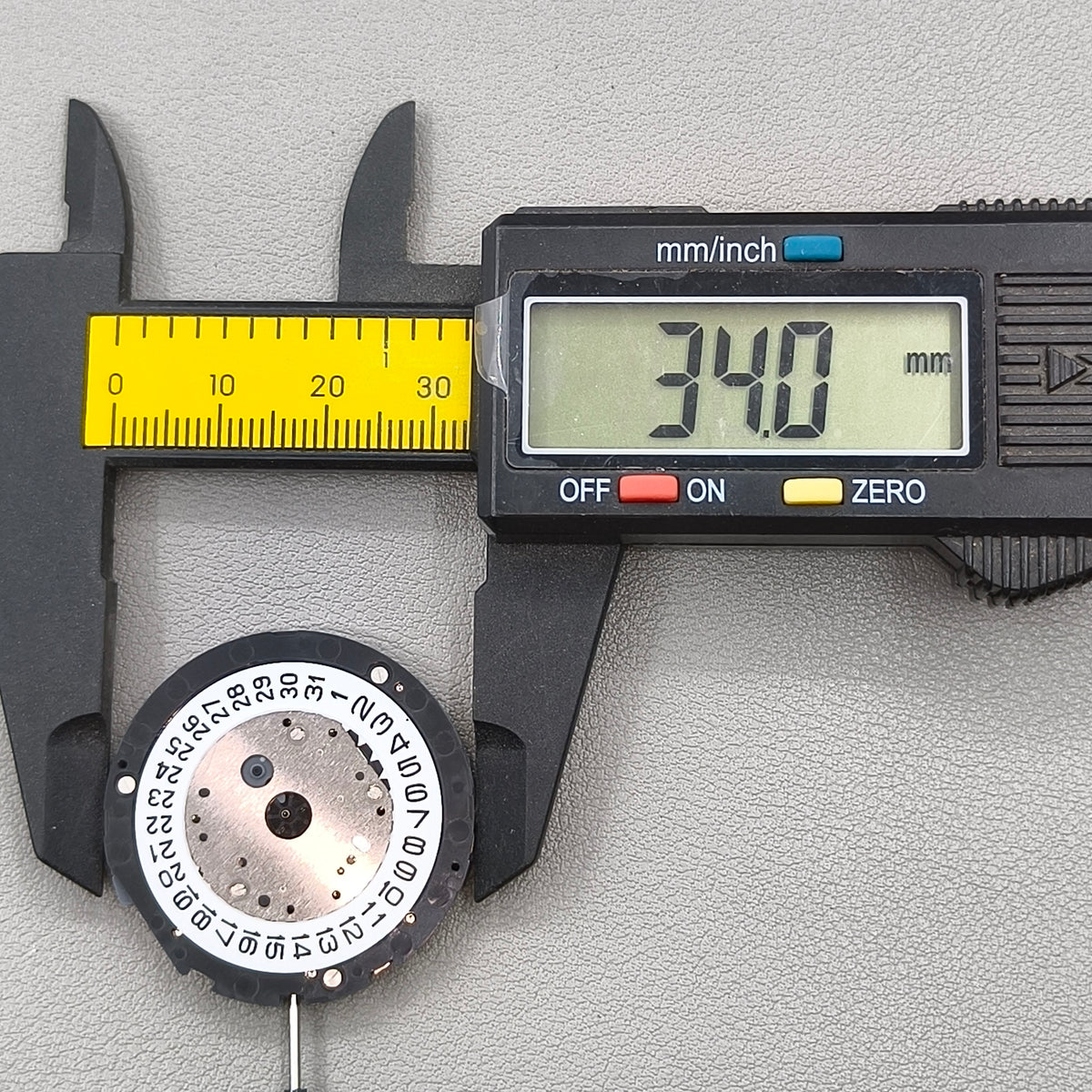 Japan Miyota 6S30 Quartz Movement Small Second @2@6@10 Date@4