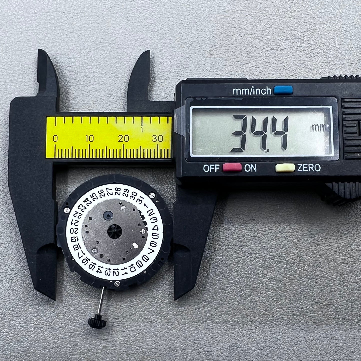 Japan Miyota 6S21 quartz watch movement with date display at 3 o'clock for precise timekeeping