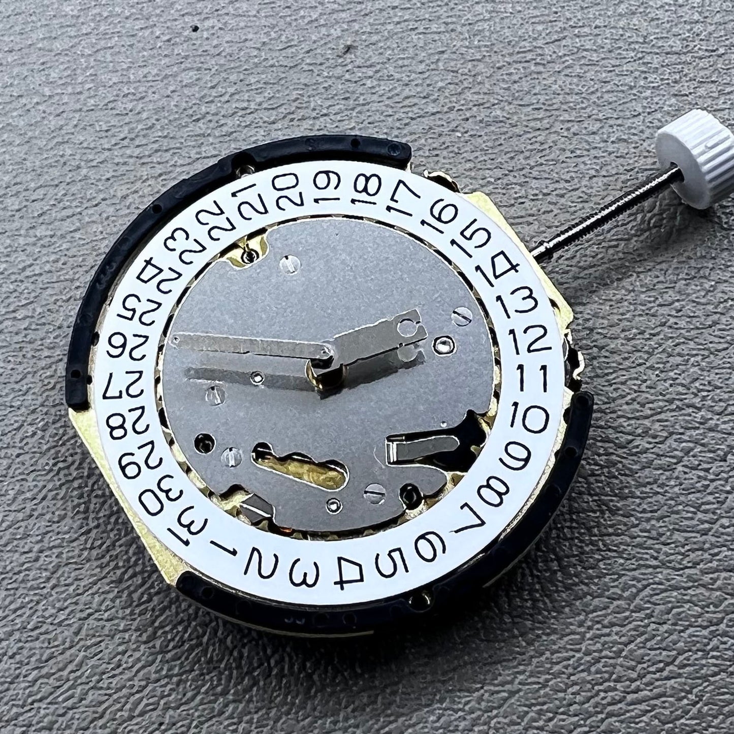 Swiss Ronda 3540.D quartz movement with multifunctional 6 hands for precise timekeeping.