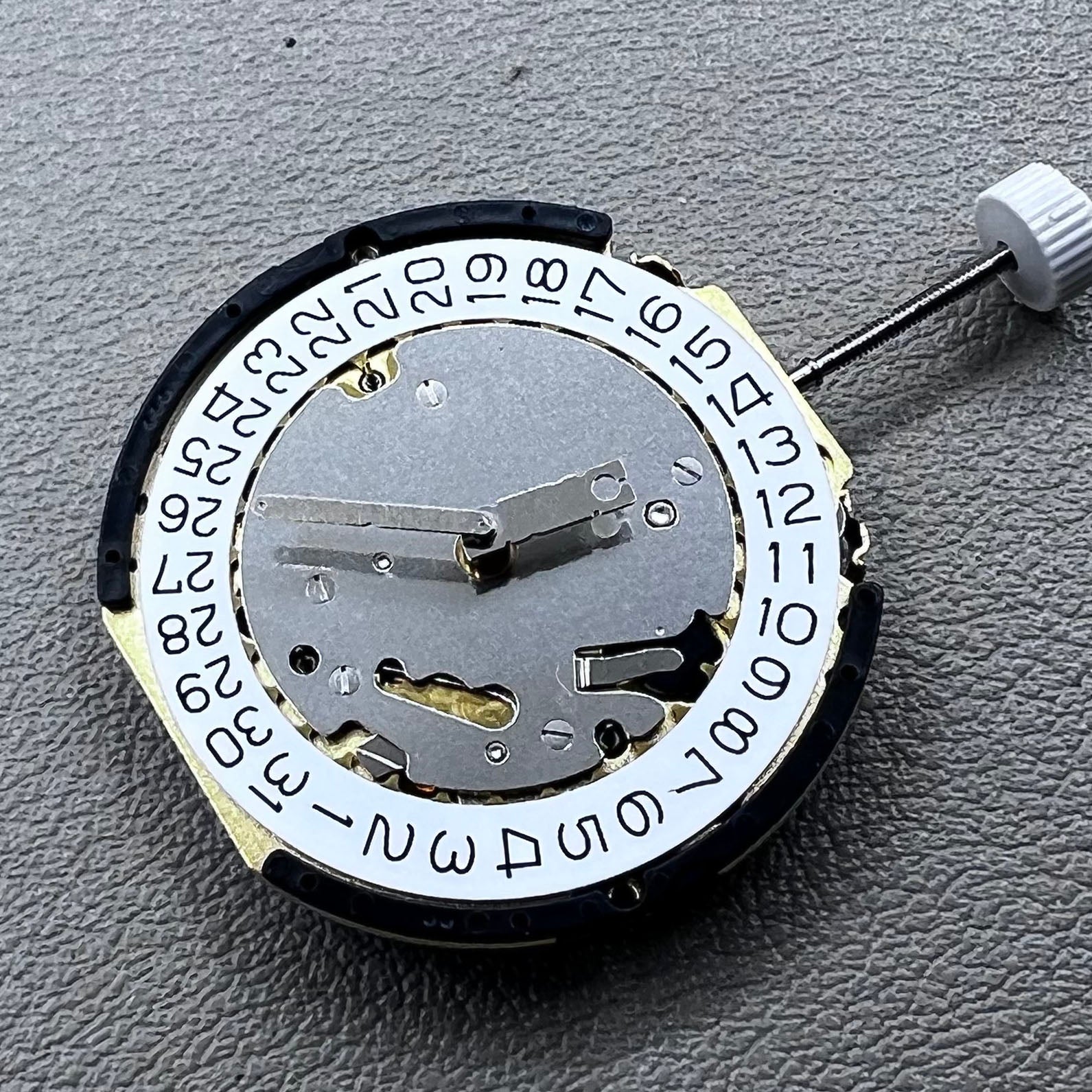 Swiss Ronda 3540.D quartz movement with multifunctional 6 hands for precise timekeeping.