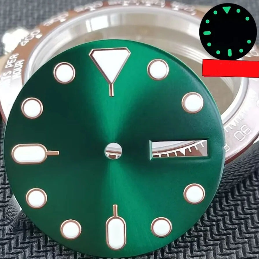 28.5mm white painted dial with gold trim and green accents for SKX007 NH36 watch.