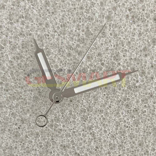 Green luminous watch hands with silver trim, compatible with NH35/NH36/4R/7S movements, for precise timekeeping.