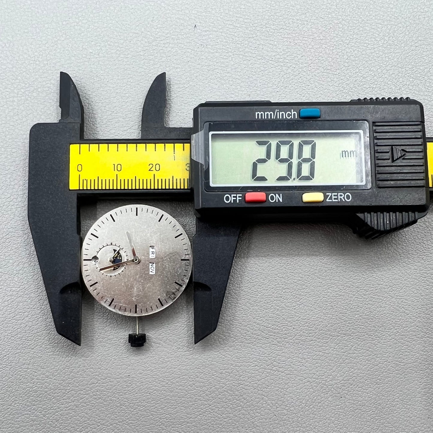 Mouvement mécanique automatique phase de lune 24 heures Modifié fabriqué en Chine 2824