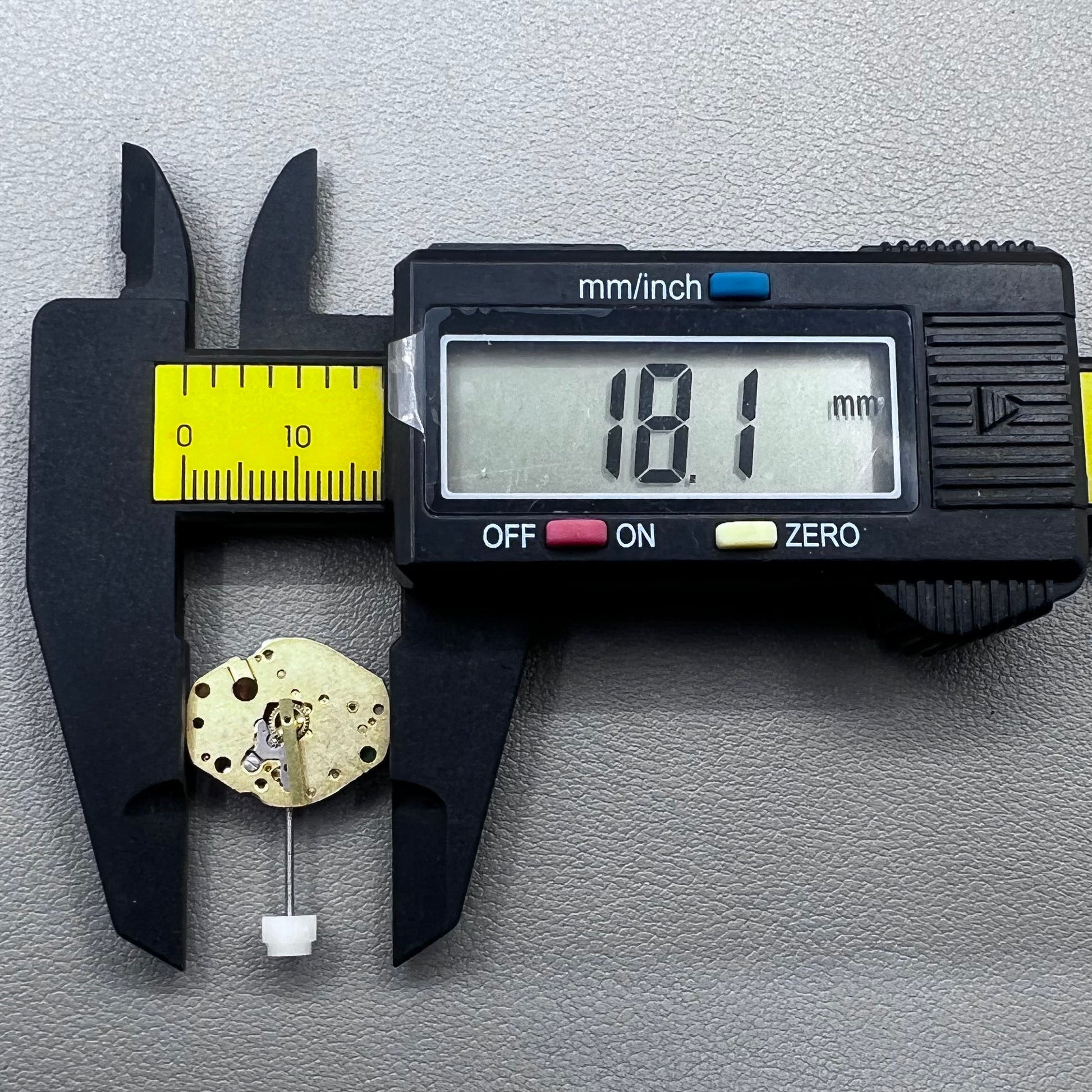 Swiss ETA 579.005 quartz watch movement with 3 hands, precise timekeeping by ETA brand.