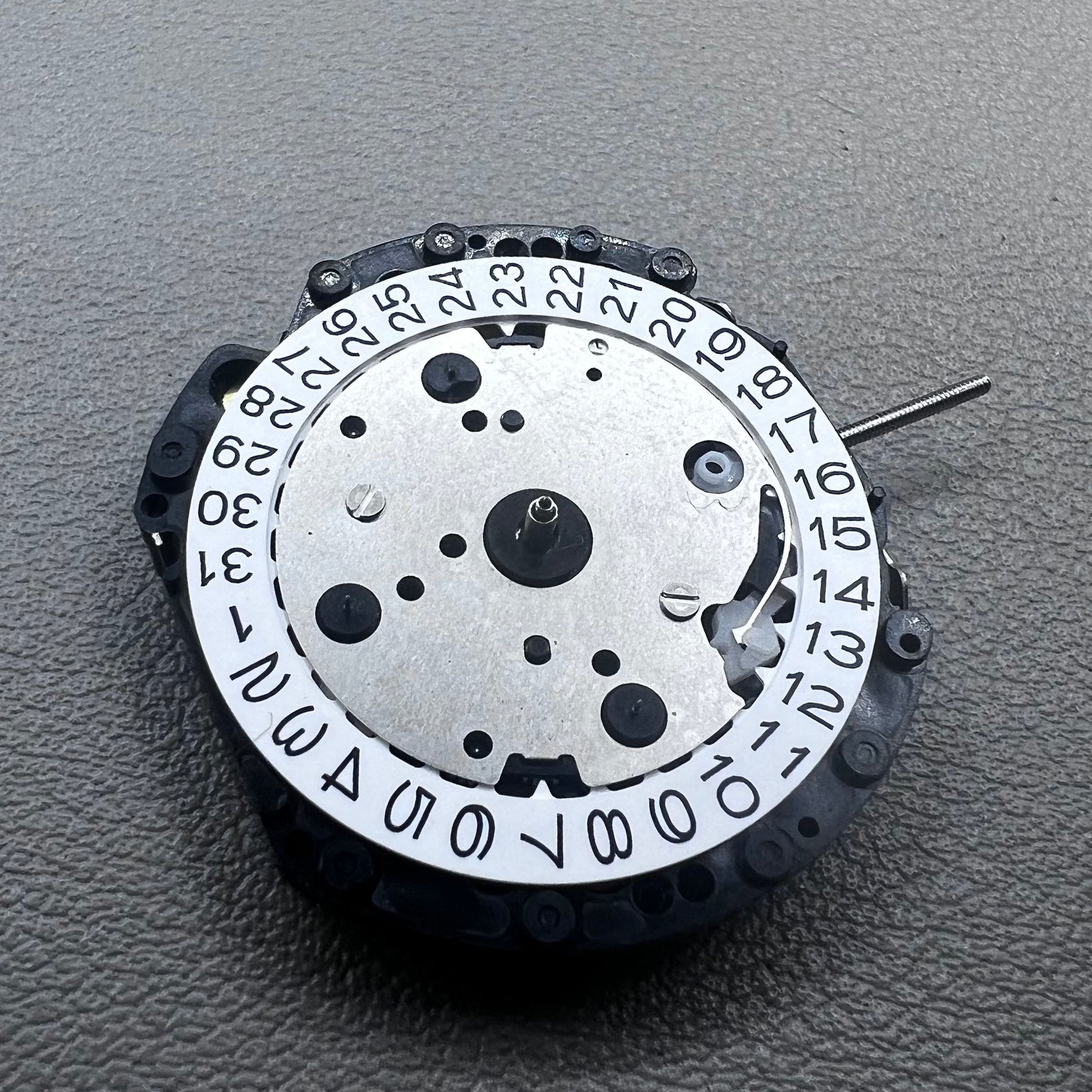 Epson VD57C watch movement displaying single calendar date at 3 o'clock position for Japan models