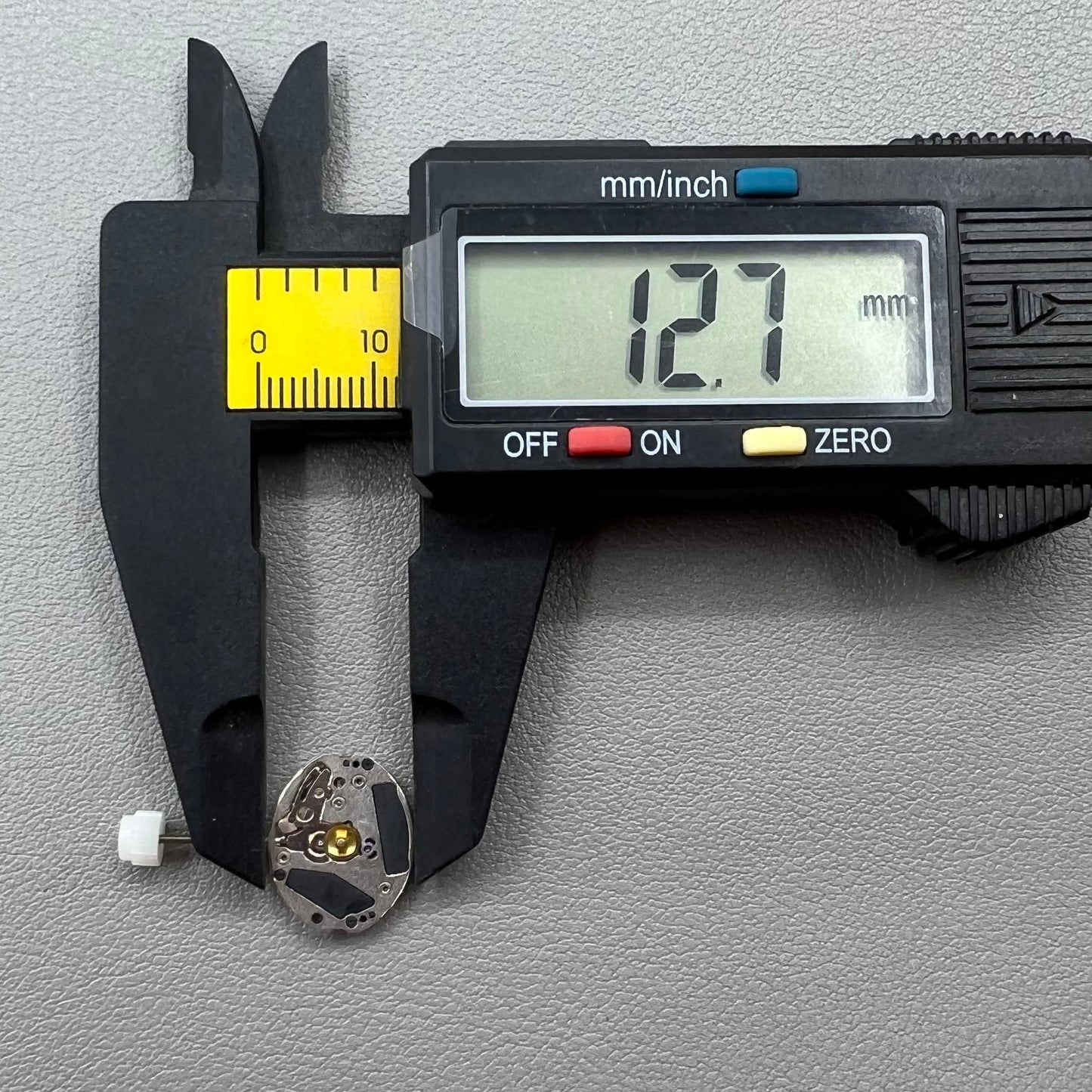 ETA 901005 Swiss Quarzwerk 2 Zeiger Uhrwerk