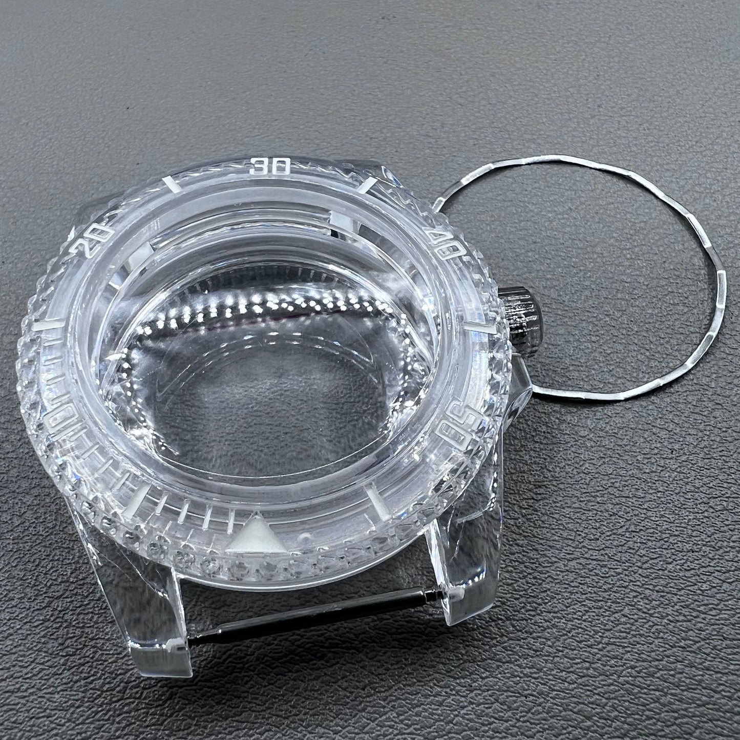 40MM green luminous plastic watch case with acrylic mirror for 8215 8200 821A 2813 movements, durable and lightweight.