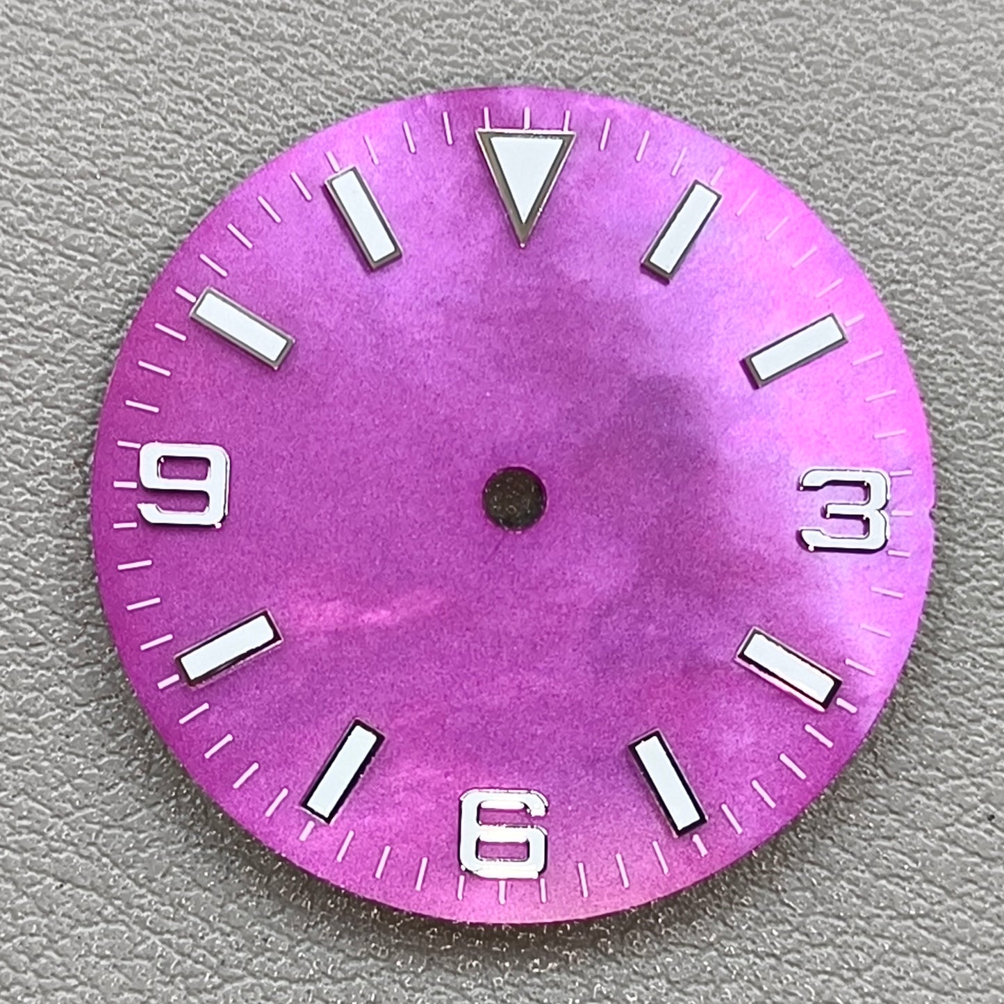 28.5mm Pink Dial Green Lume Numberal Watch Dial for NH35 4R35 Movement