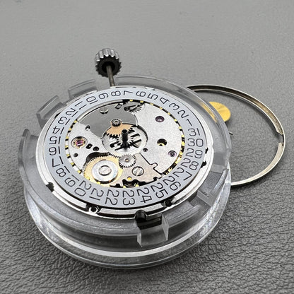 Mechanisches Swiss ETA 2824-2 Uhrwerk, pr�zise V8 Qualit�t f�r hochwertige Uhren.
