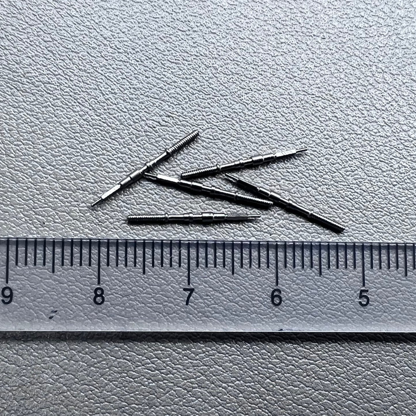 Set of 5 watch winding stems compatible with 7S26 automatic movement for mechanical watches.