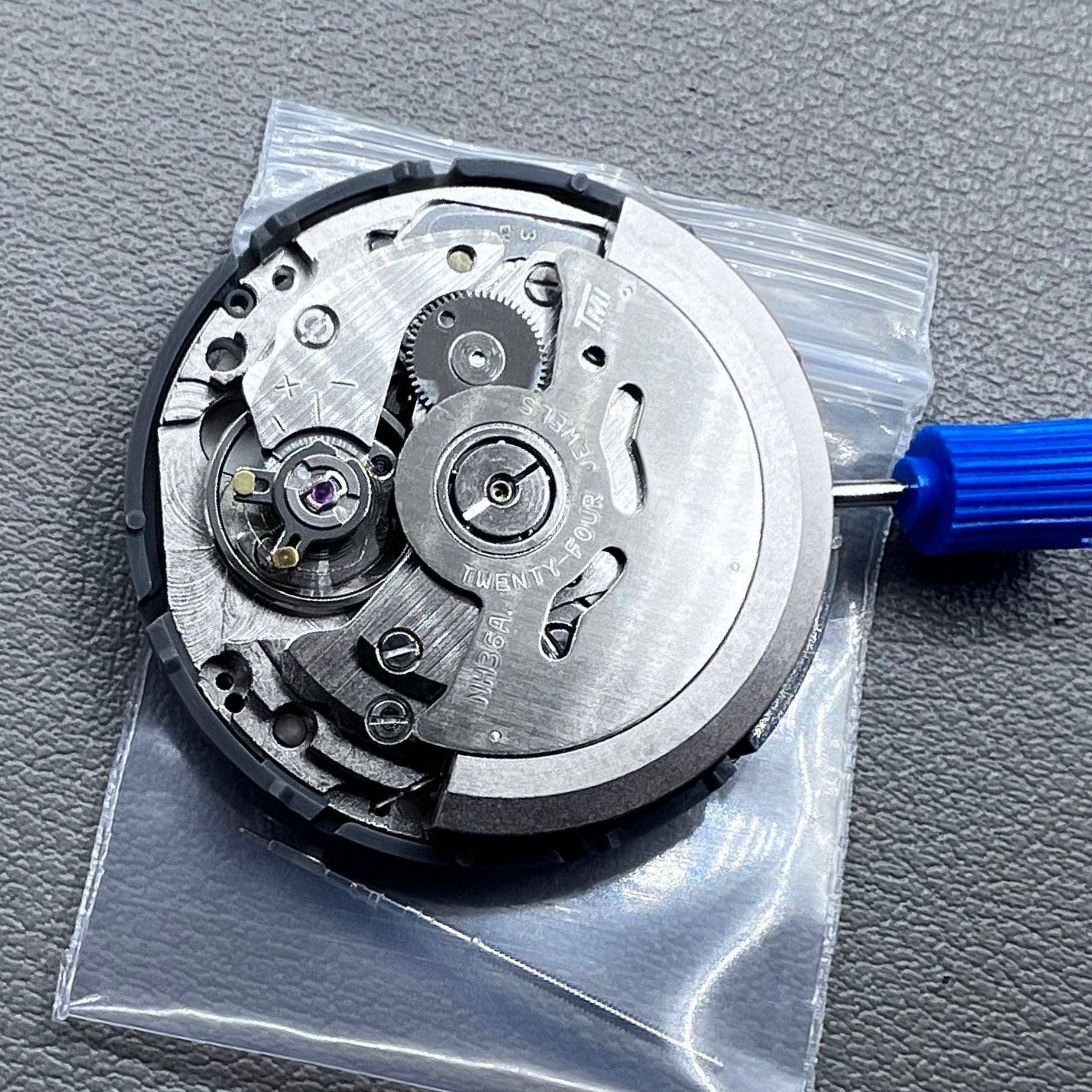 Seiko SII NH36A automatic watch movement for precise timekeeping in watch accessories.