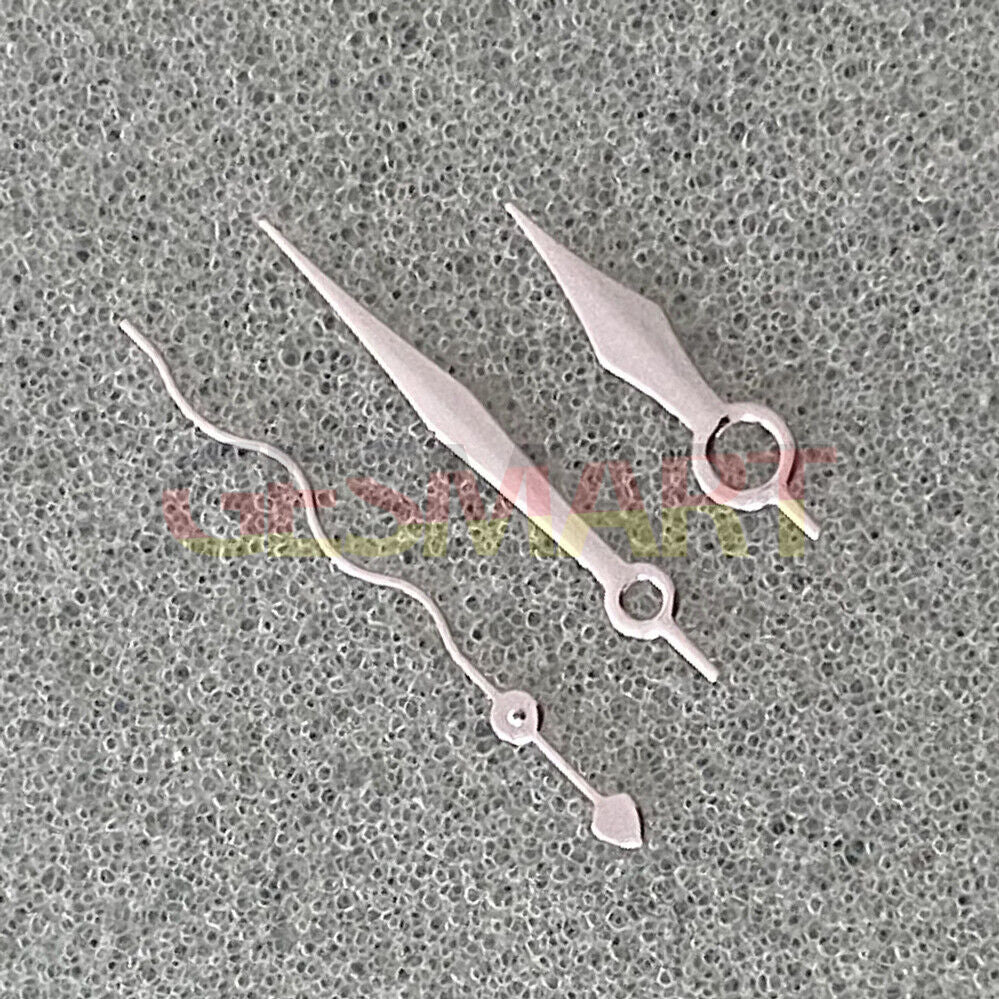 Black wave-shaped second hand for NH35/NH36/4R/7S watch movements, adding style and precision.