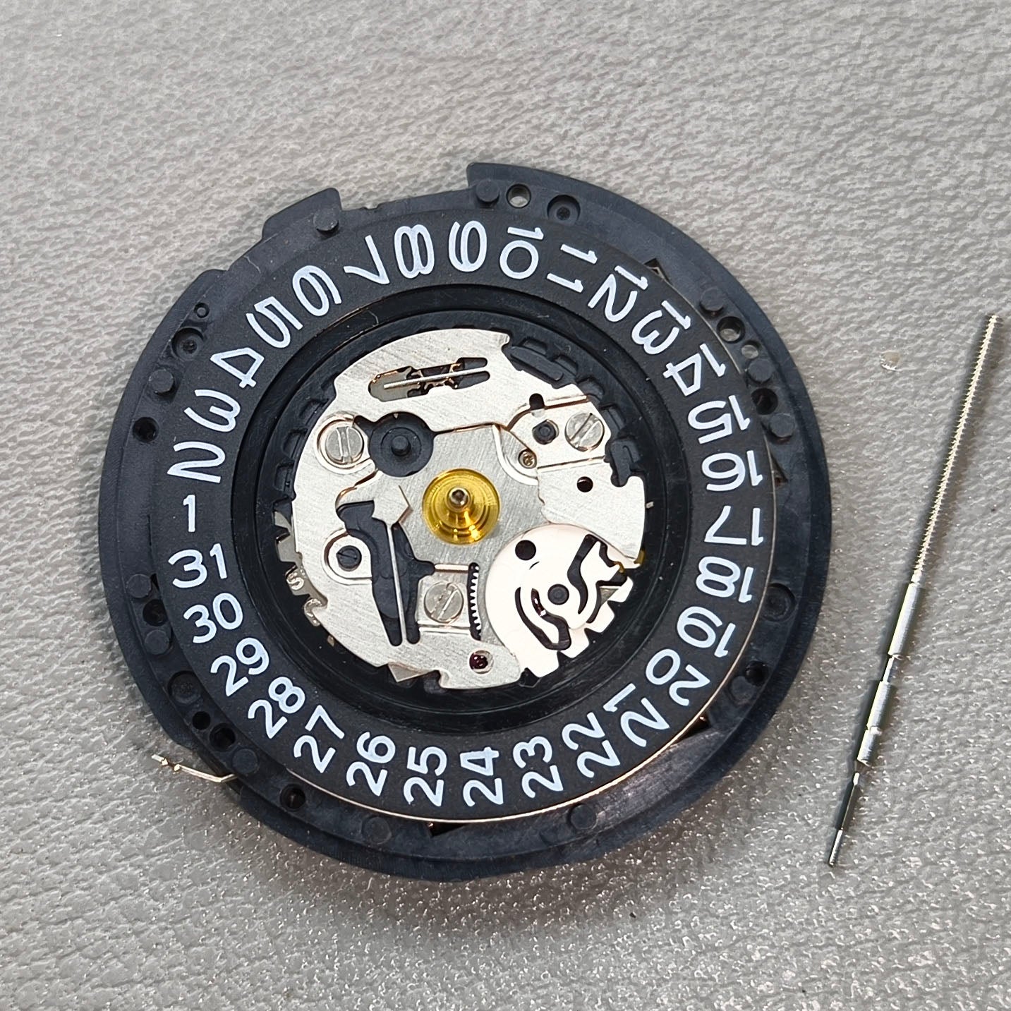 Japan Seiko YT57 Kinetic Autoquartz Movement 3 Hands Single Calendar