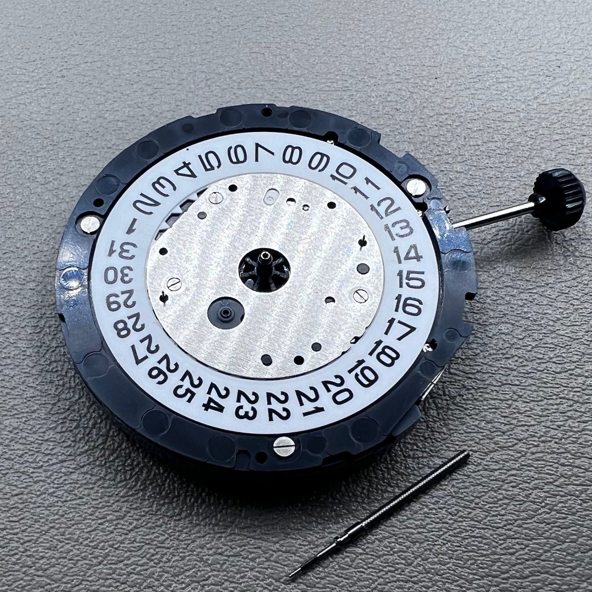 Japan Miyota 6S21 quartz watch movement with date display at 3 o'clock for precise timekeeping
