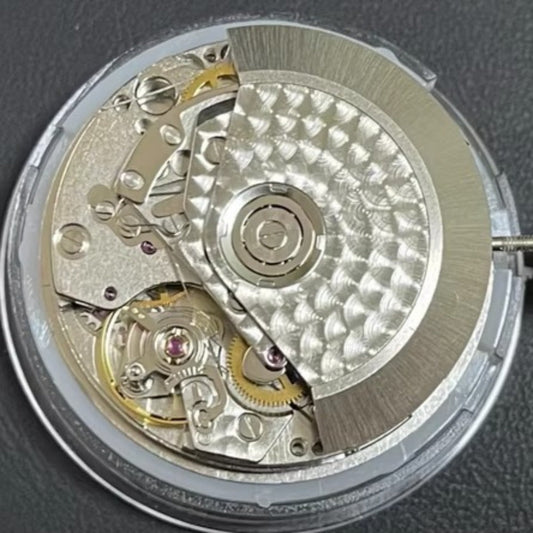 China Made 7750 Mechanical Movement SL4629 Small Second At 6 Black Disk