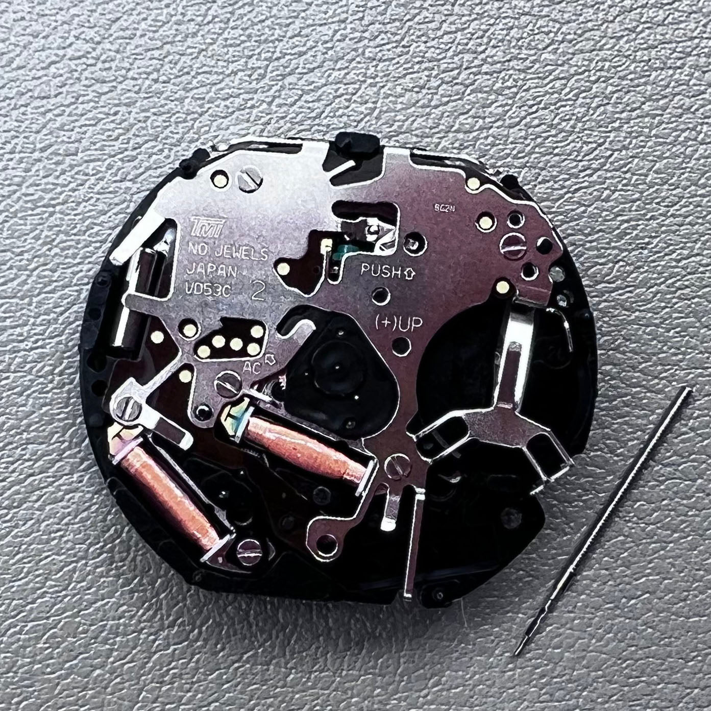 Hattori Epson TMI VD53 VD53C Watch Quartz Movement 3 Hands Date@3