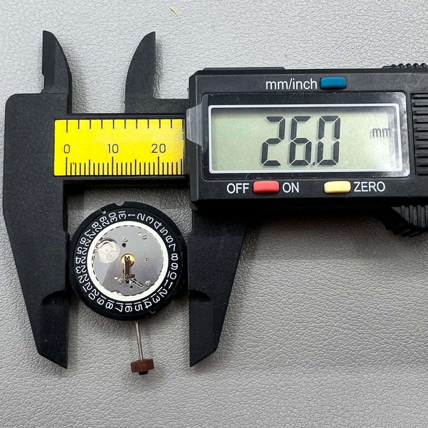 Mouvement à quartz Ronda 515 disque noir suisse hauteur 5,3 mm HCP3