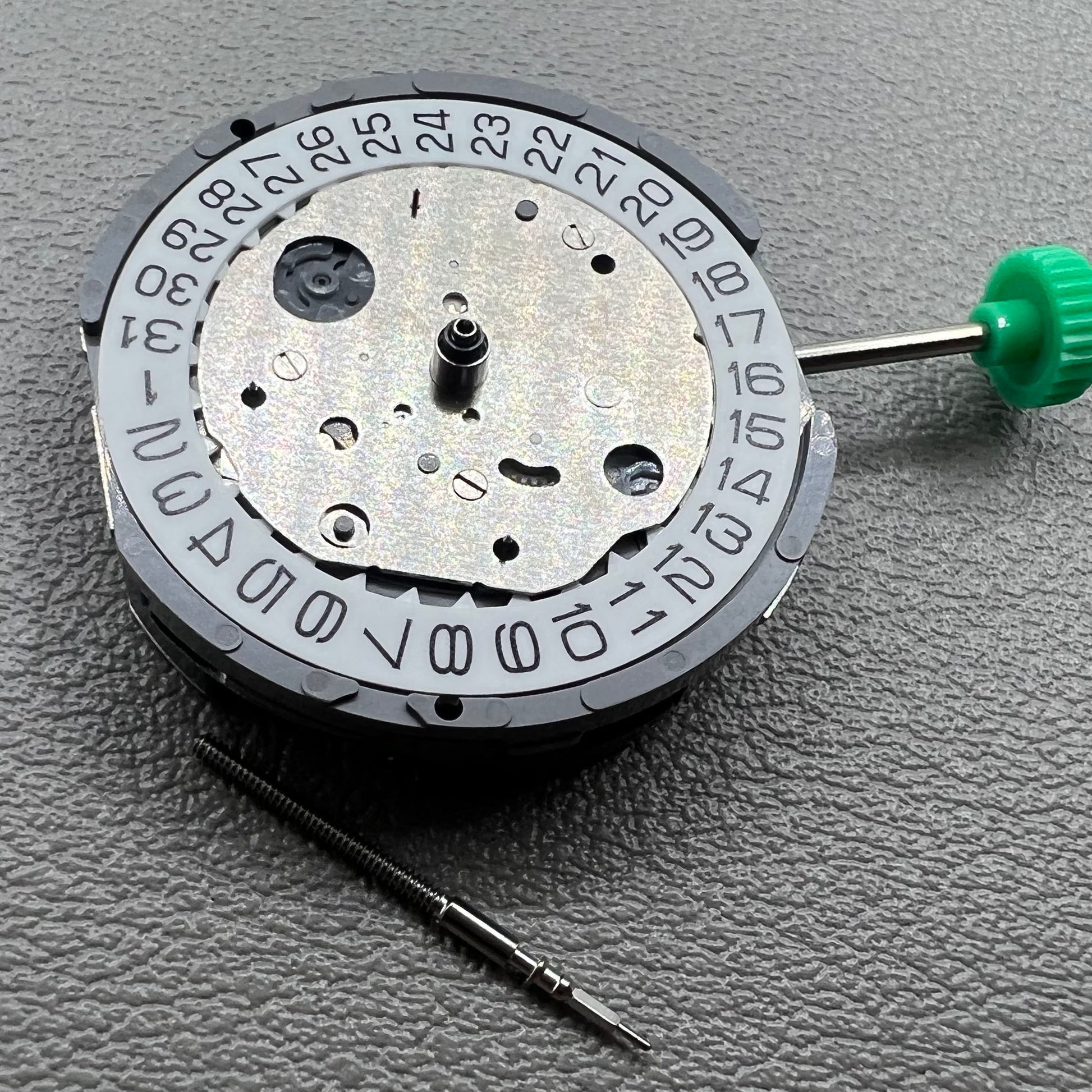 Japan Miyota FS16 quartz watch movement with date at 3 o'clock, single calendar, precise timekeeping.