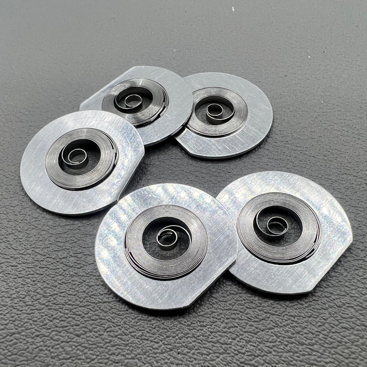 Komplettes Mainspring Set mit 5 St�ck f�r China ETA2824 2836 2834 Uhrwerk, hochwertige Pr�zision von Mainspring.