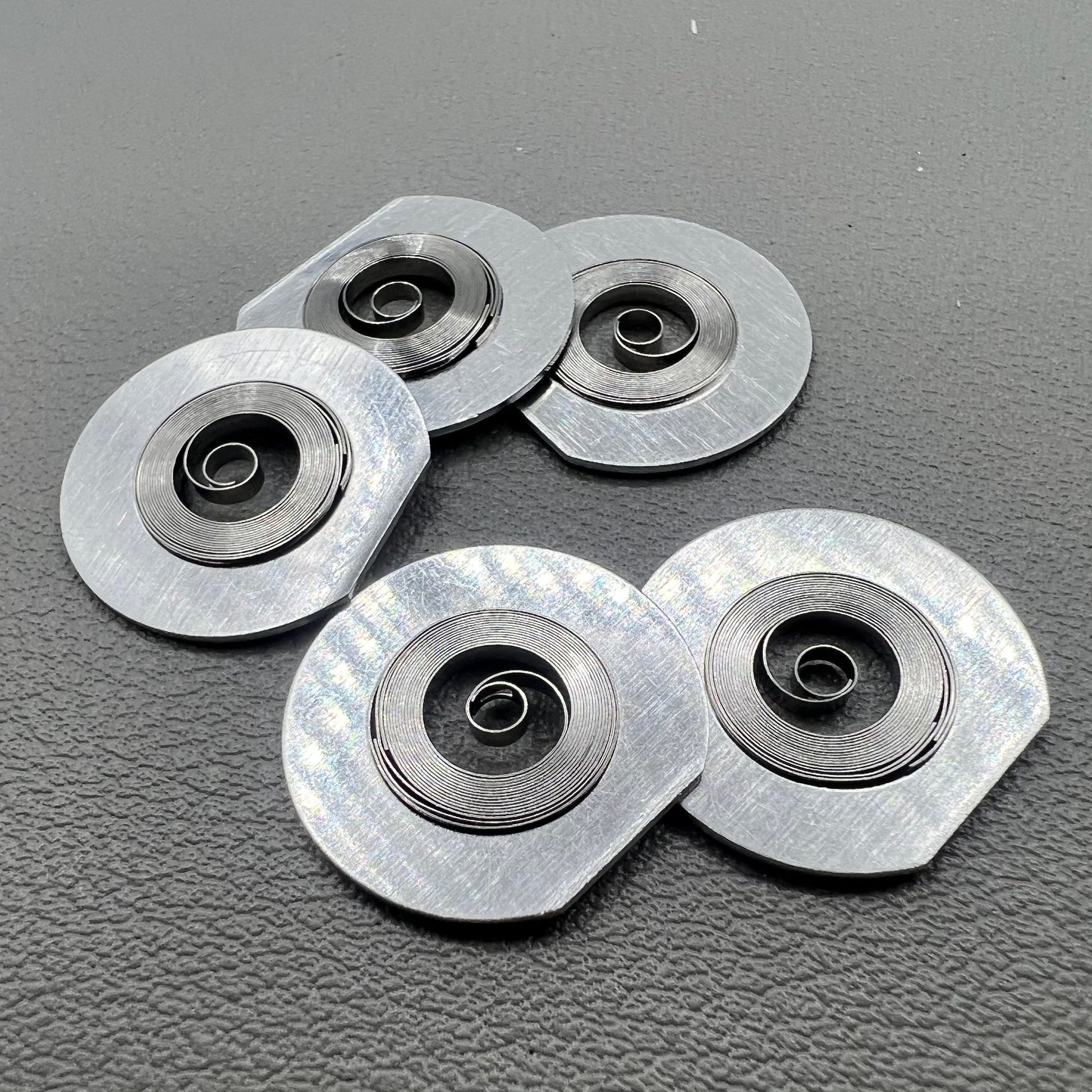 Komplettes Mainspring Set mit 5 St�ck f�r China ETA2824 2836 2834 Uhrwerk, hochwertige Pr�zision von Mainspring.