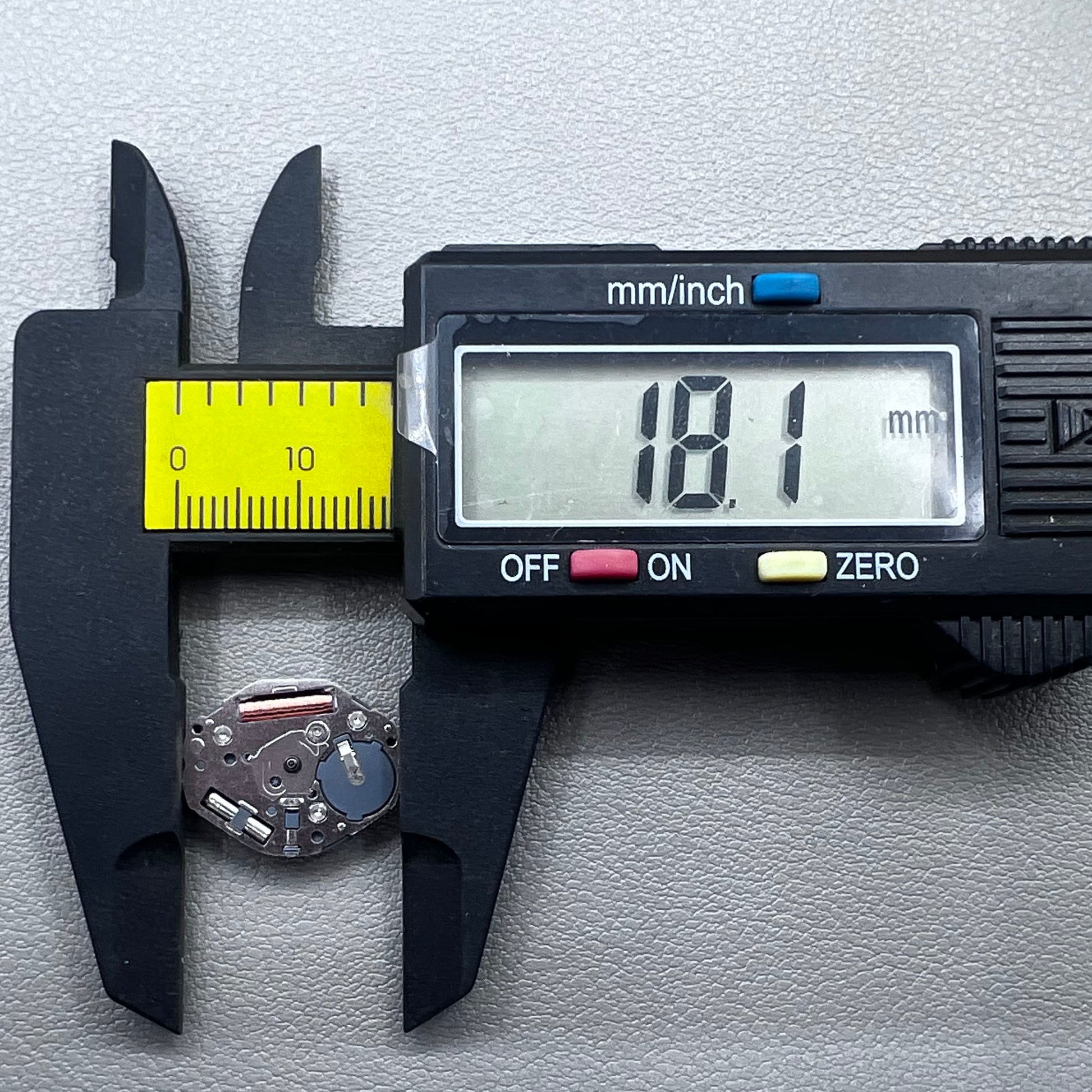 Japan Miyota GL32 silver quartz watch movement, precise replacement for GL30 1L32 models.