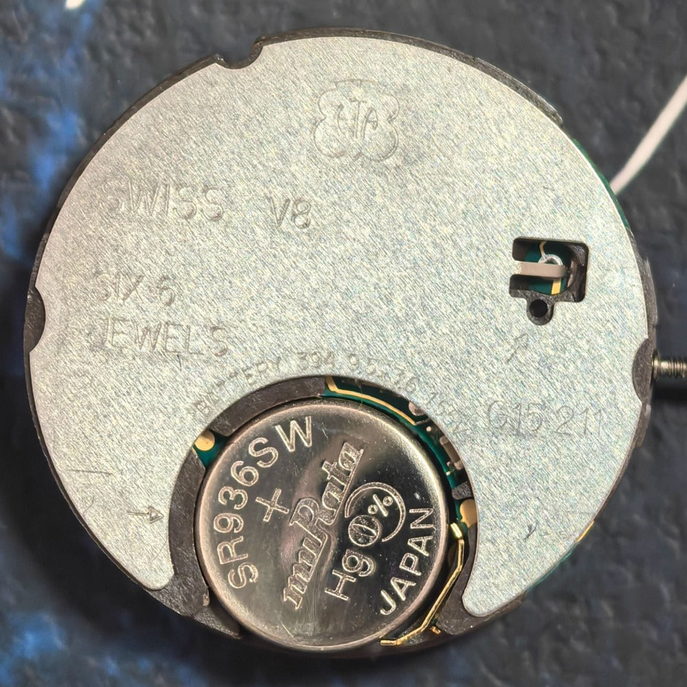 Swiss Part ETA G15.211 Quartz Movement Date At 4 Watch Part