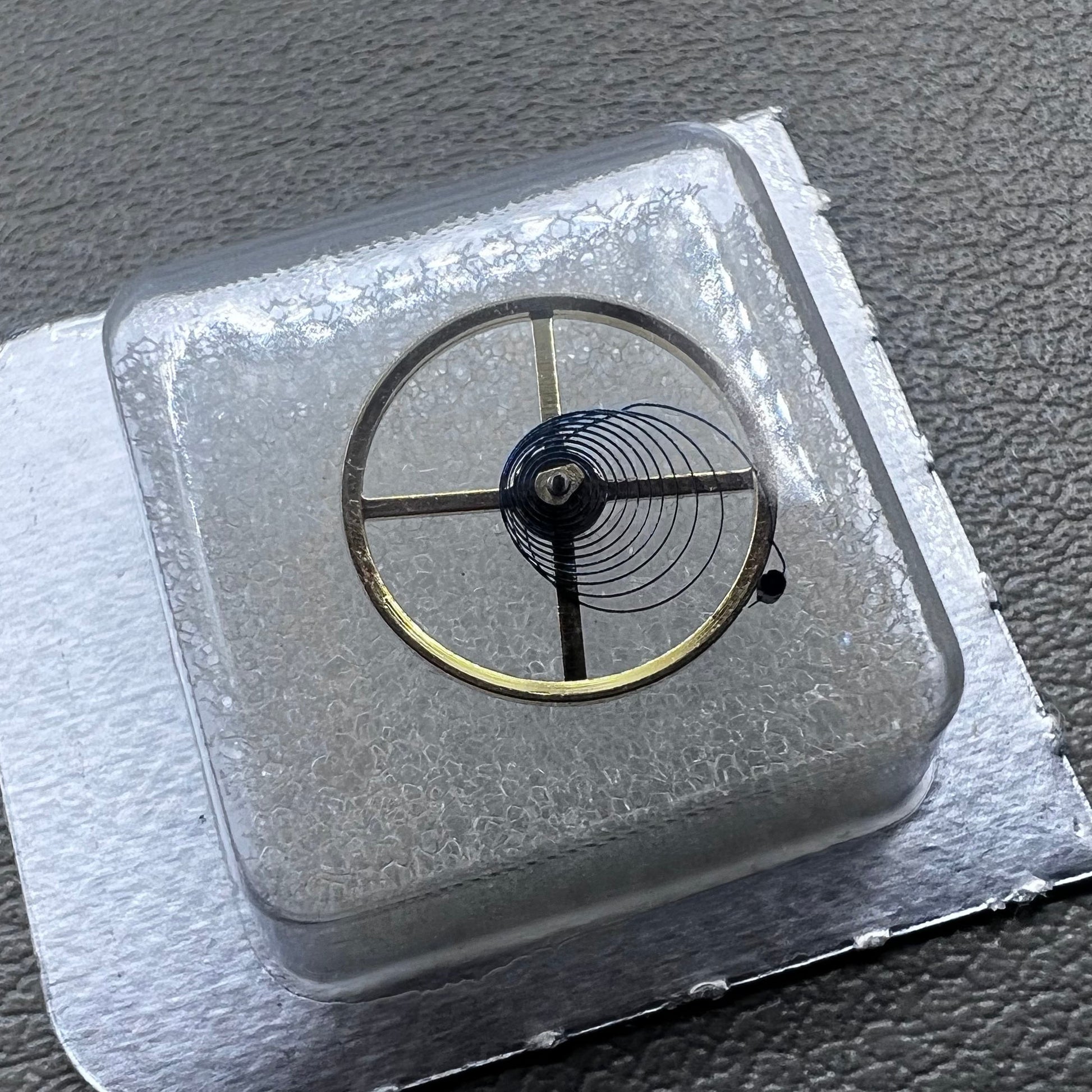 Complete balance wheel with blue hairspring for China Made 3135 3186 movement, precision watch accessory.