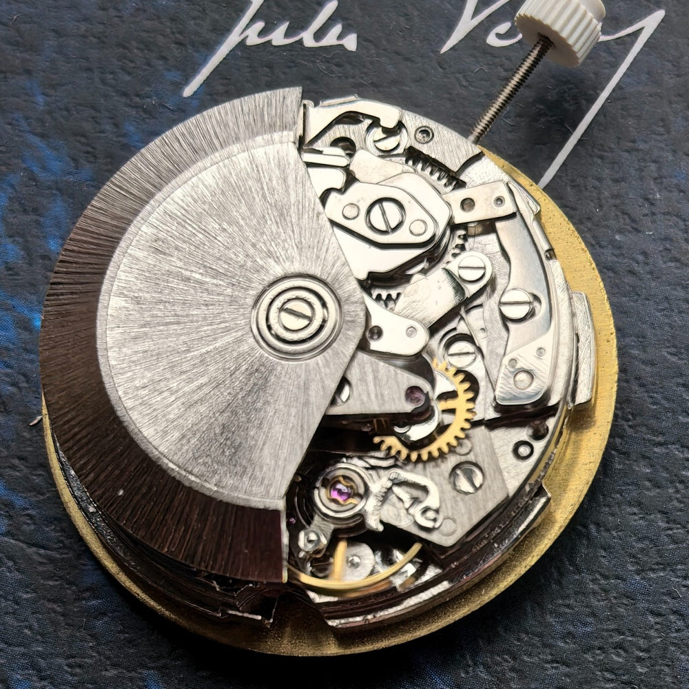 Chinese Dandong 7750 mechanical watch movement with big date at 12 and small seconds at 4/8 functions.