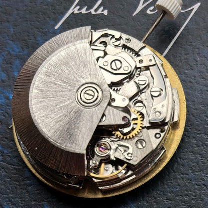 Chinese Dandong 7750 mechanical watch movement with big date at 12 and small seconds at 4/8 functions.