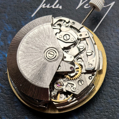 Chinese Dandong 7750 Mechanical Movement Big Date At 12 Small Second At 4/8