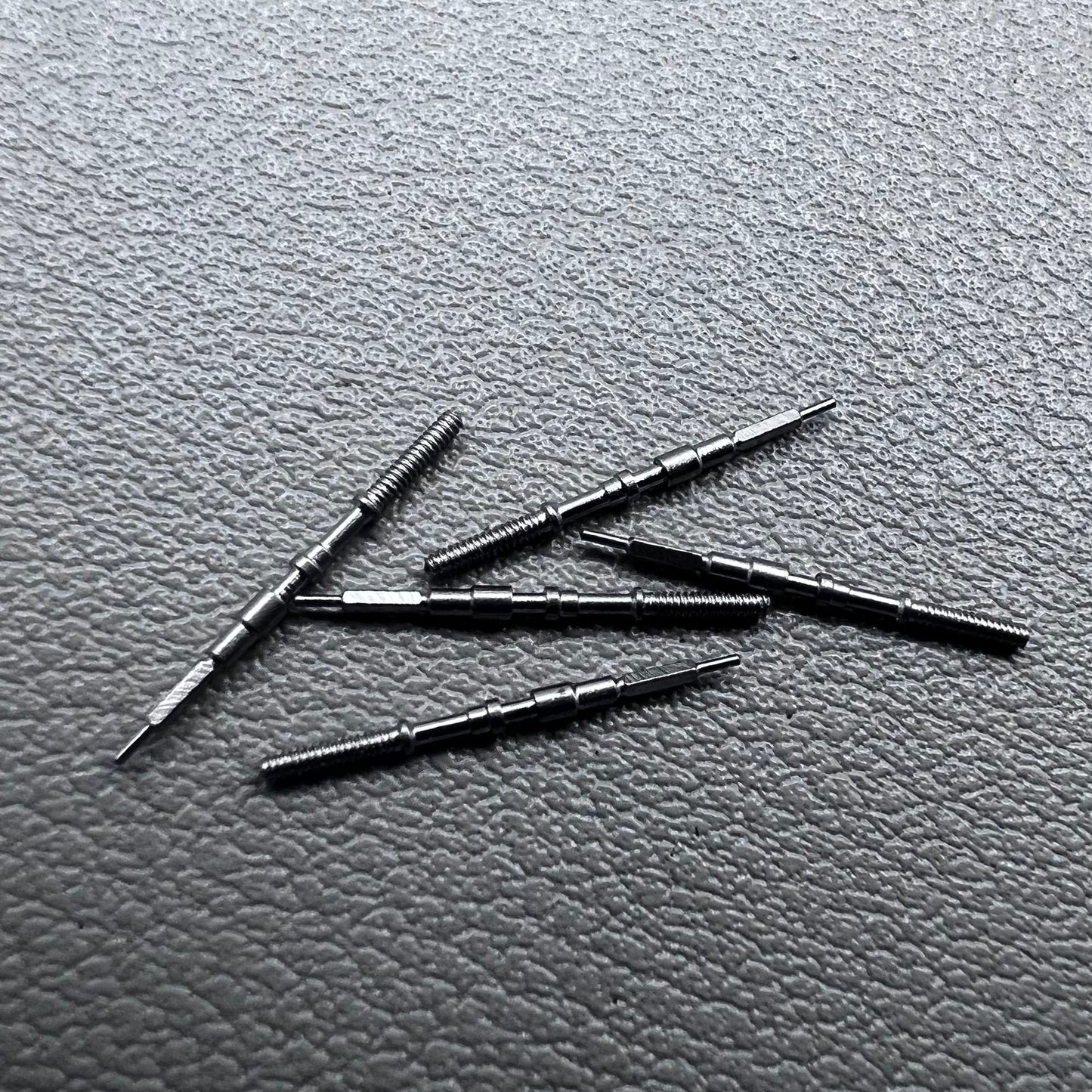 Set of 5 watch winding stems compatible with 7S26 automatic movement for mechanical watches.