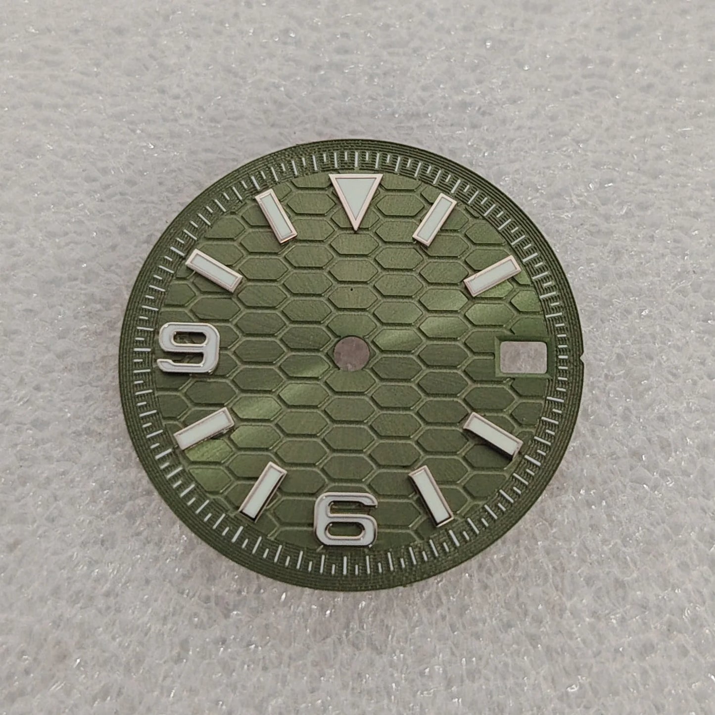 28.5mm Watch Dial and Watch Hands Silvery Nail Scale Green Luminous for NH35